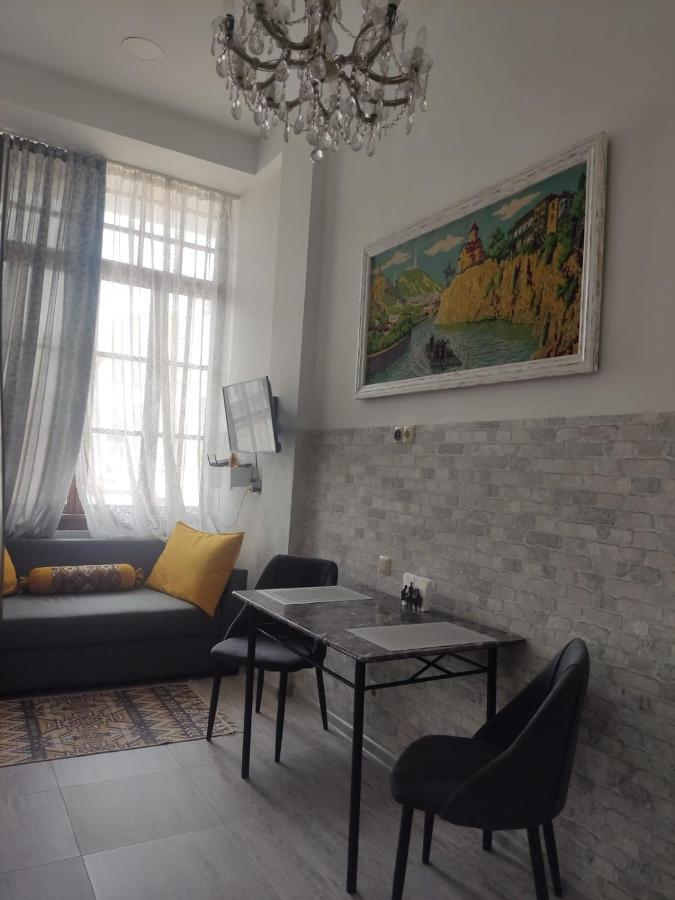 Ahmashenebeliapart Tiflis Exterior foto
