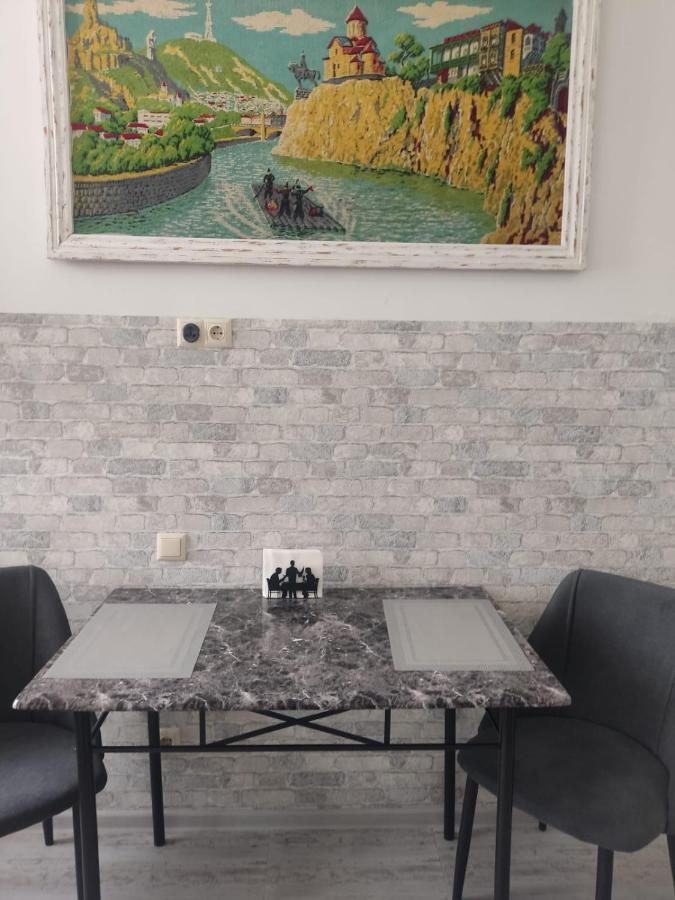 Ahmashenebeliapart Tiflis Exterior foto